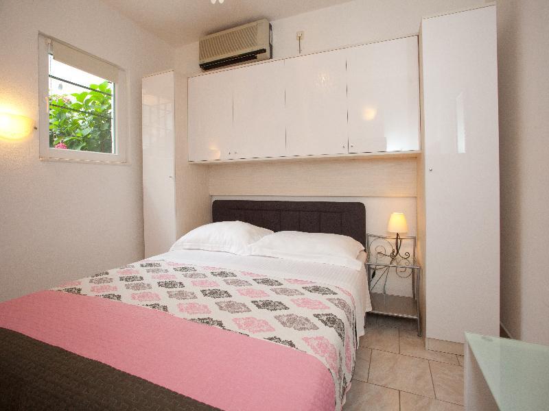 Apartment Alma Split Buitenkant foto