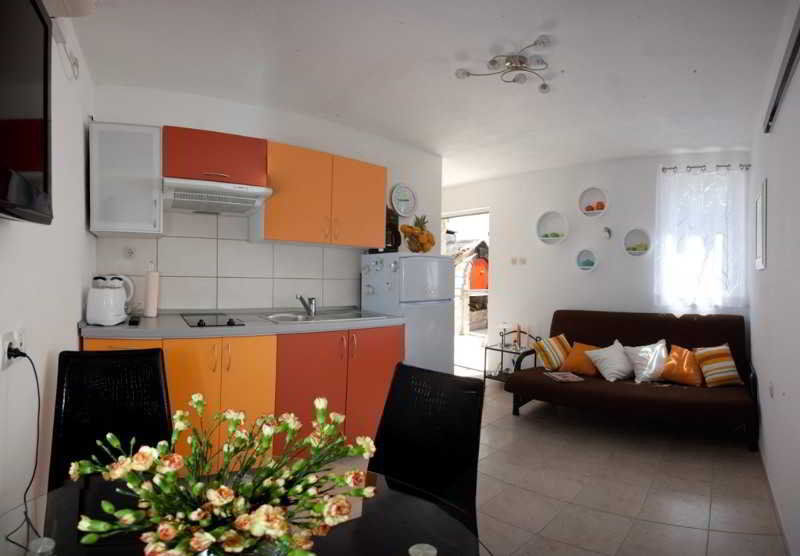 Apartment Alma Split Buitenkant foto
