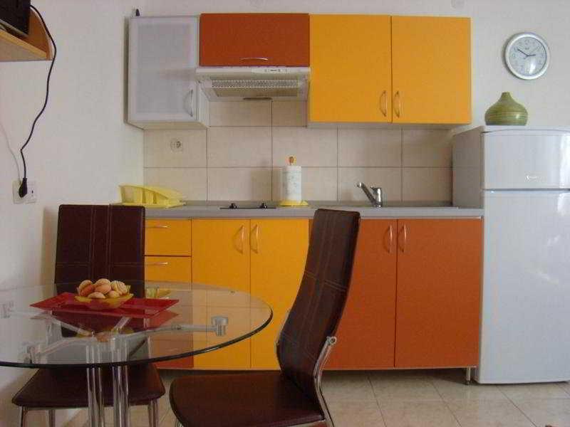 Apartment Alma Split Buitenkant foto