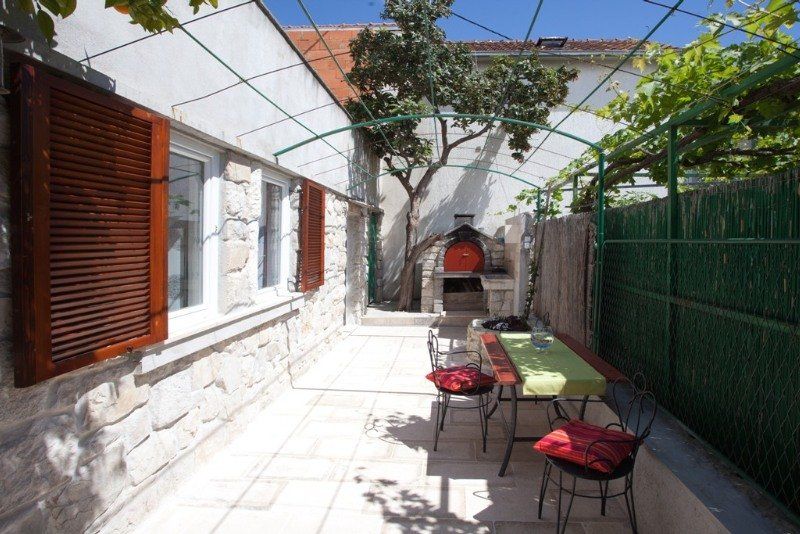 Apartment Alma Split Buitenkant foto