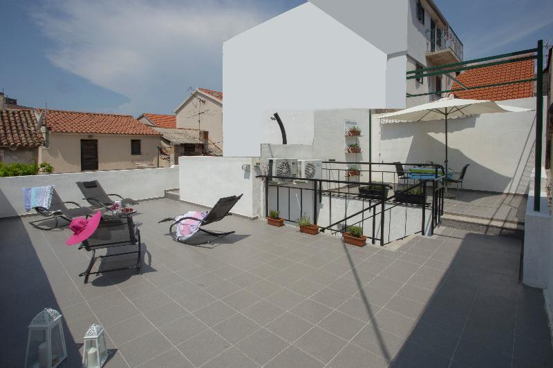 Apartment Alma Split Buitenkant foto
