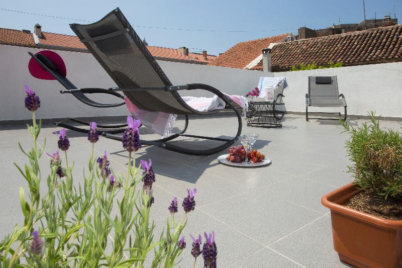 Apartment Alma Split Buitenkant foto