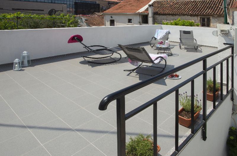 Apartment Alma Split Buitenkant foto
