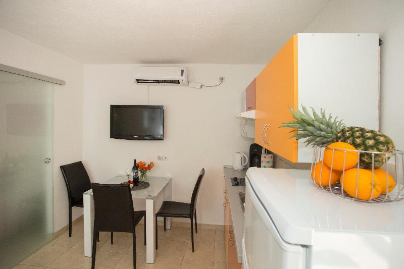 Apartment Alma Split Buitenkant foto