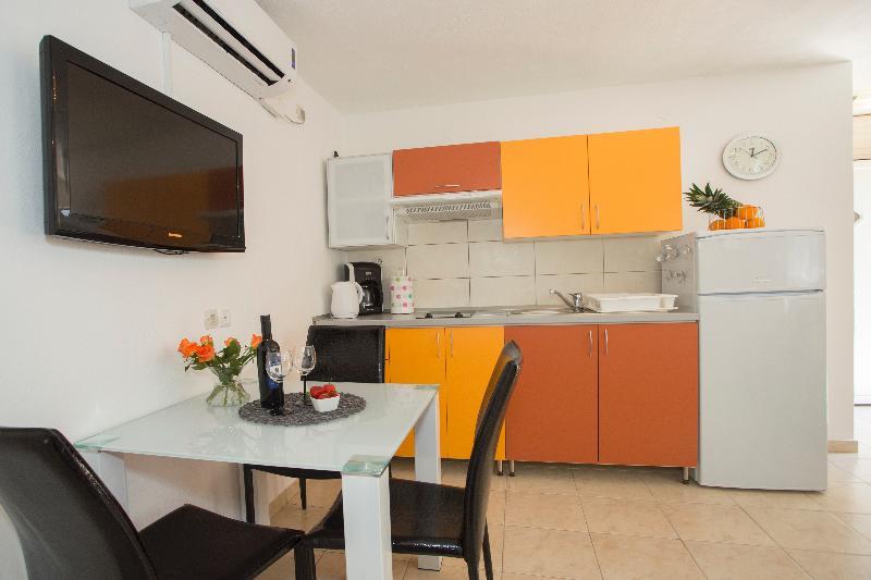 Apartment Alma Split Buitenkant foto